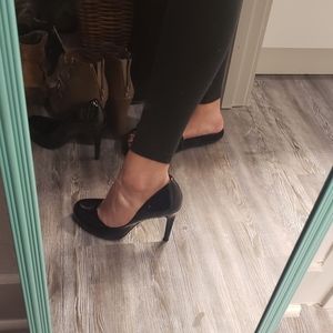 Jessica Simpson Black pumps